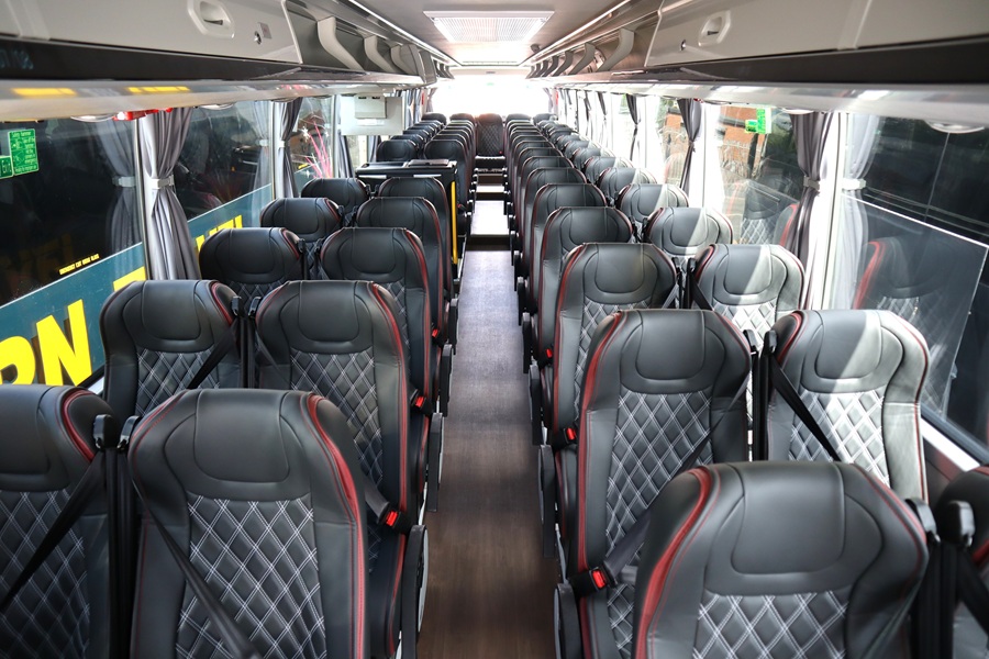 Higer V-14 tri-axle coach challenger is put through its paces