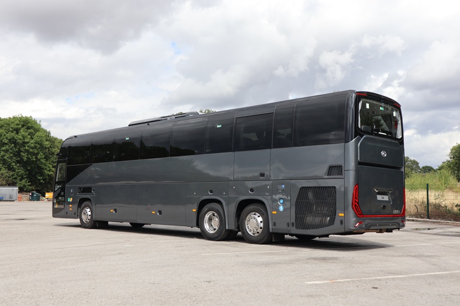 Higer V-14 tri-axle coach challenger is put through its paces